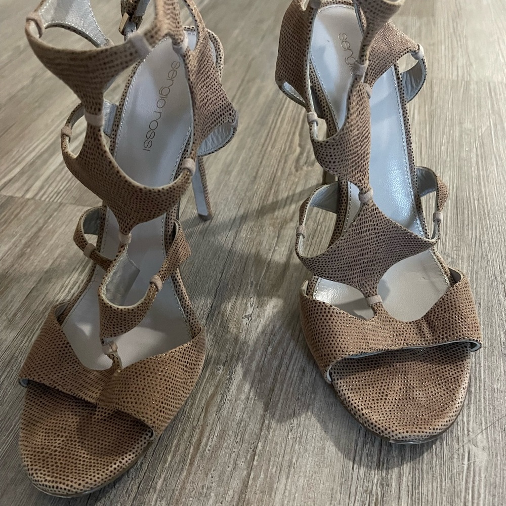 Sergio Rossi cut out T strap heels